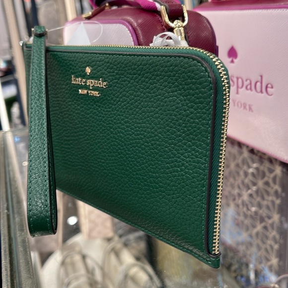 Kate Spade Medium Lucy L-Zip Wristlet Pebble Leather 
COLOR:
Arugula 
NWT - Picture 13 of 16